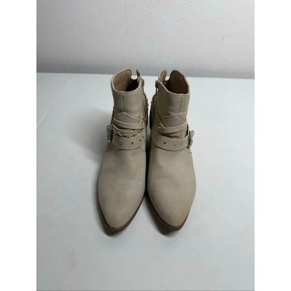 Maurices Elsa Belted Ankle Boot Size 11 Light Cream Beige